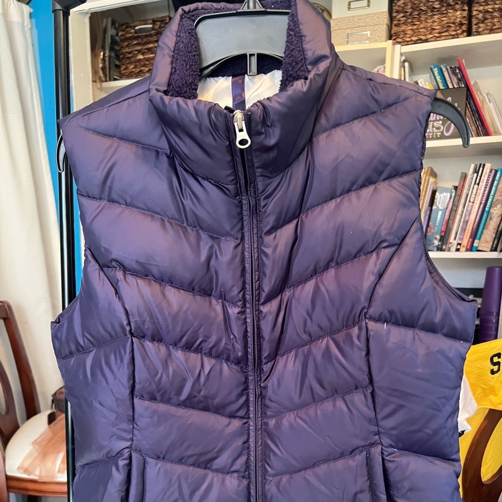 Eddie Bauer goose down zip up vest sz m